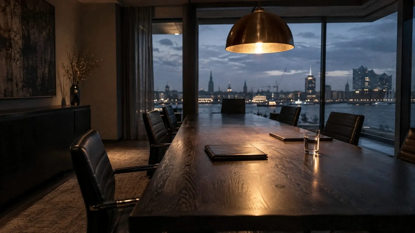 Besprechungsraum mit Blick auf das Wasser